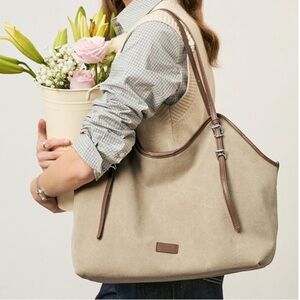 Daphne Canvas Tote Bag